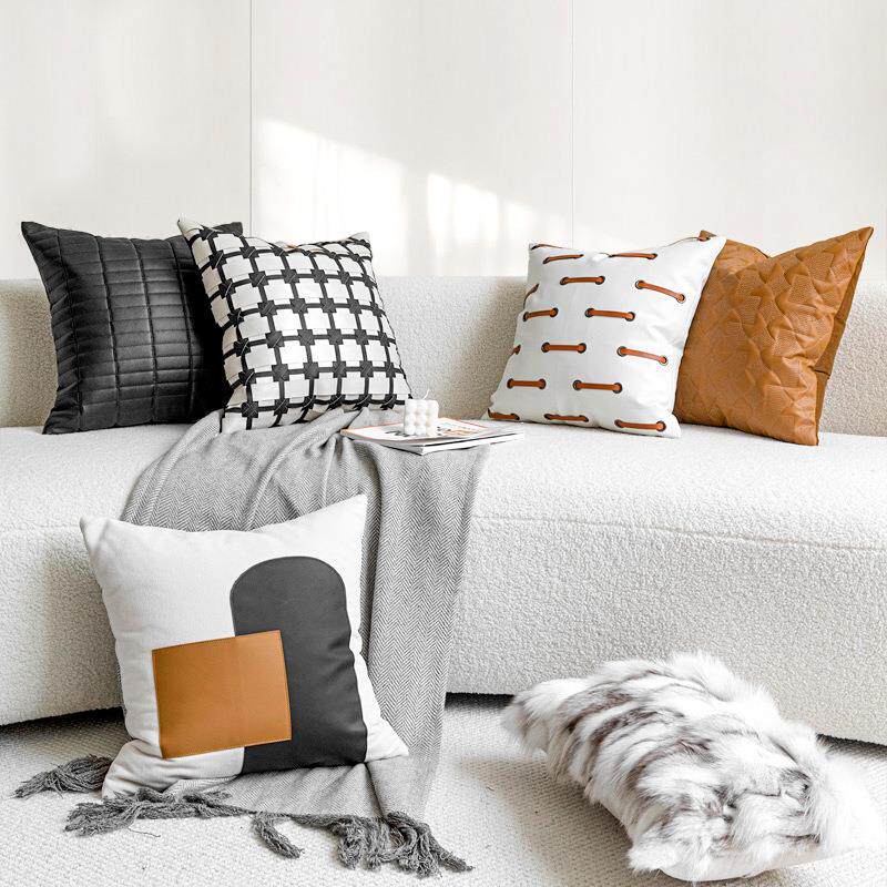 现代轻奢客厅沙发抱枕焦糖色靠垫黑白编织皮革靠枕高级感皮草腰枕