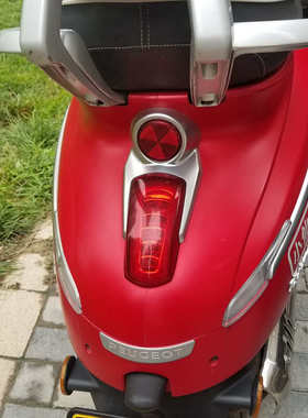 适用标致姜戈QP150T-C前泥瓦后护板杂物箱前面板装饰条哑光大灯罩