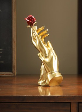 现代简约手持玫瑰摆件家居电视柜酒柜客厅玄玫瑰关工艺品软装饰品