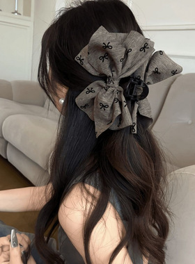 气质发夹格雷灰色系植绒蝴蝶结磨砂点缀不规则鲨鱼夹发饰头饰Q