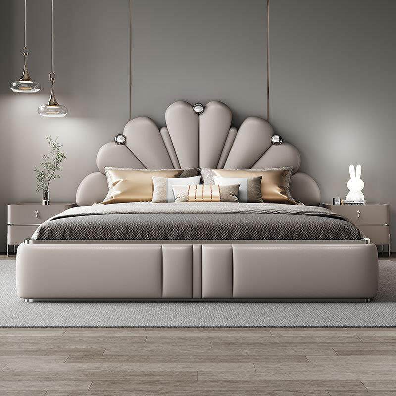 法式轻奢床花瓣床双人床现代简约实木主卧大床婚床意式极简真皮床