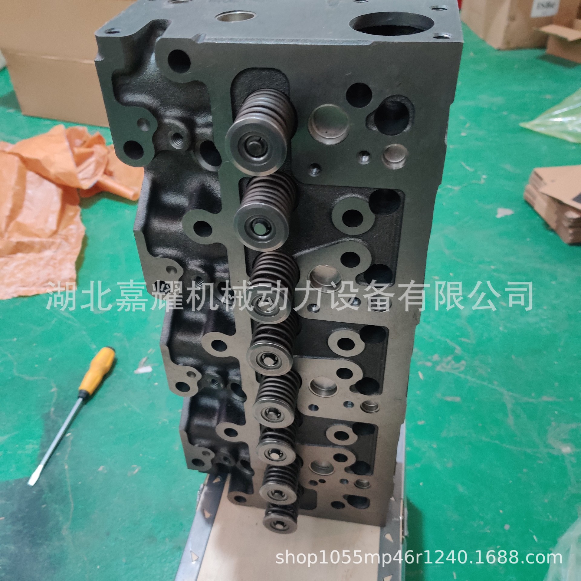 康明斯B3.3发动机缸盖总成