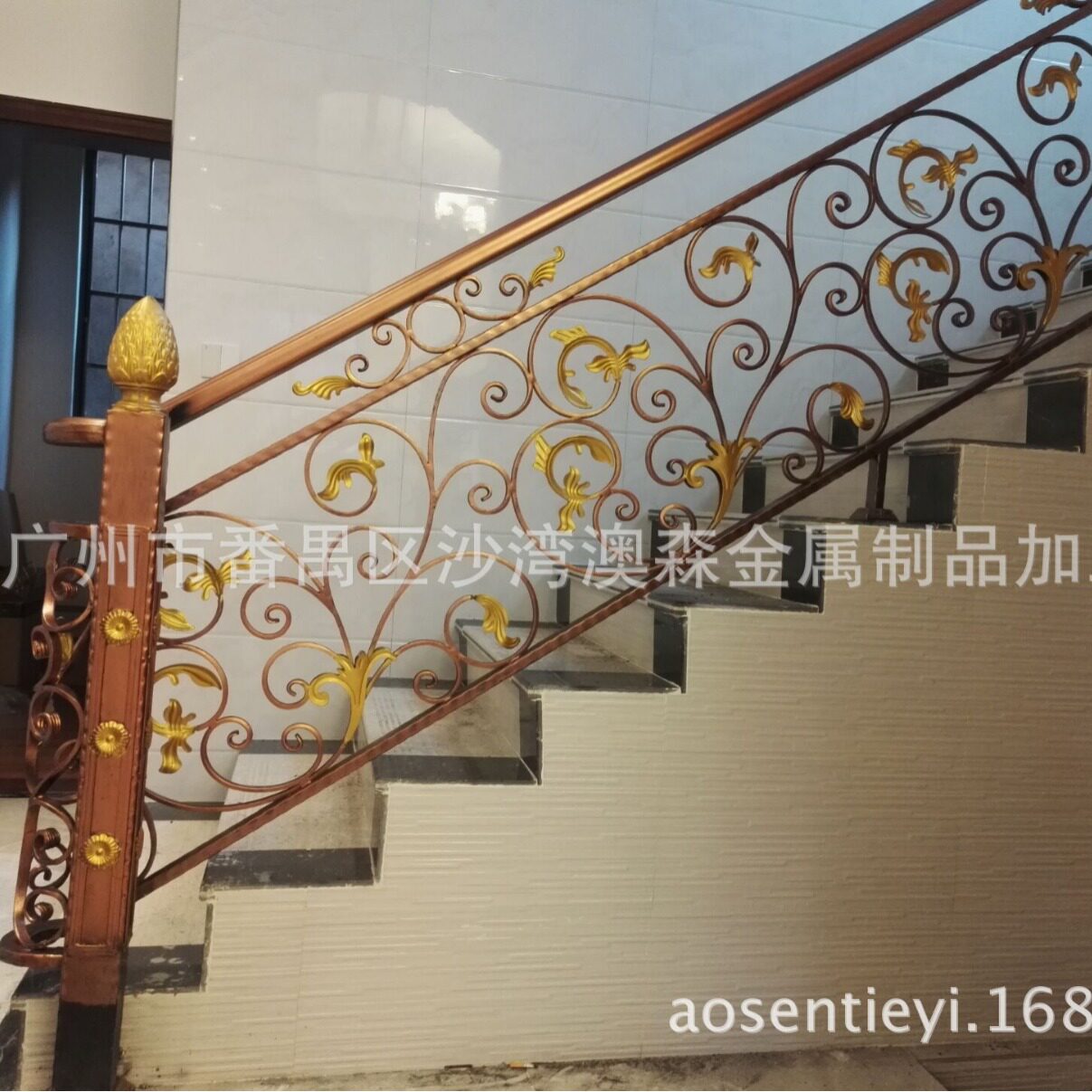 厂家直销欧式别墅家装铁艺楼梯仿木扶手别墅室内红古铜斜爬铁楼梯