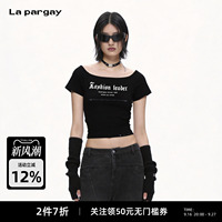 Lapargay 一字领露腰短款T恤 哥特字母印花 辣妹修身款L63200216S