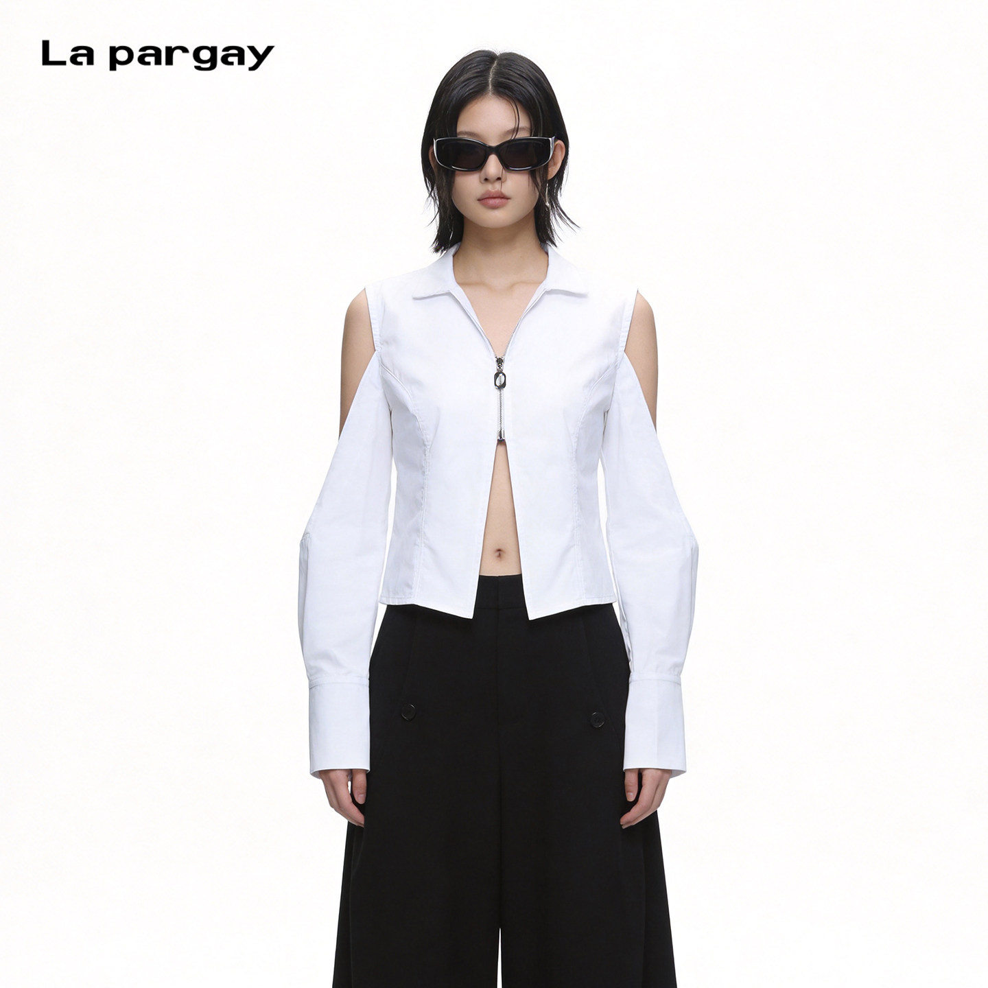 Lapargay露肩露腰短款白衬衫