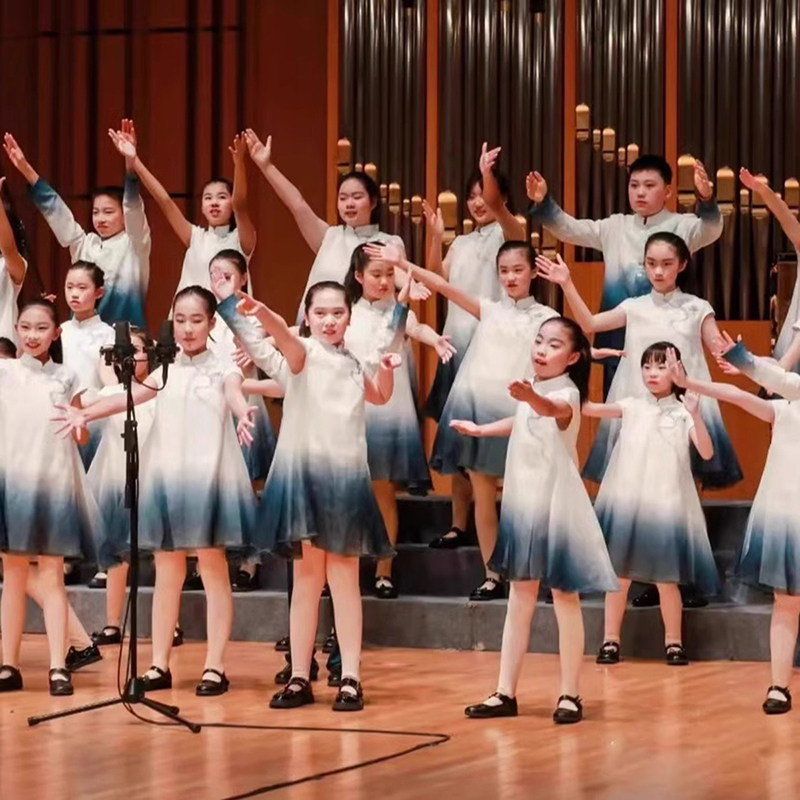 新款中式男女童合唱演出服