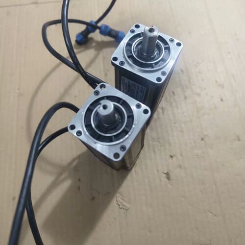 议价60EMA-013AP22 伺服马达 400W 220