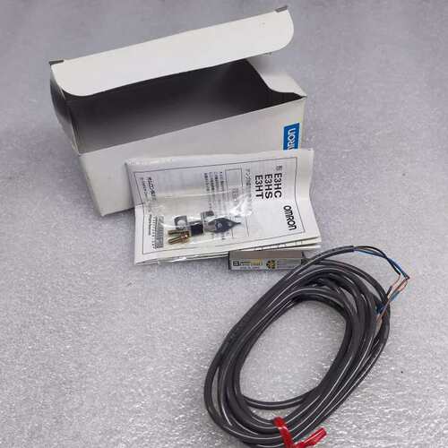 议价E3HS-DS5E1 光电感测器 正品原包装