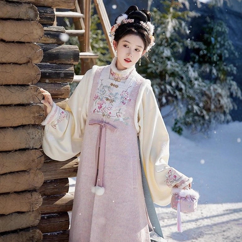 新款冬季汉服三件套马甲马面裙秋冬款套装原创改良中国风明制汉服,女装/女士精品,汉服套装,淘宝优惠券,粉丝福利购,淘宝优惠卷