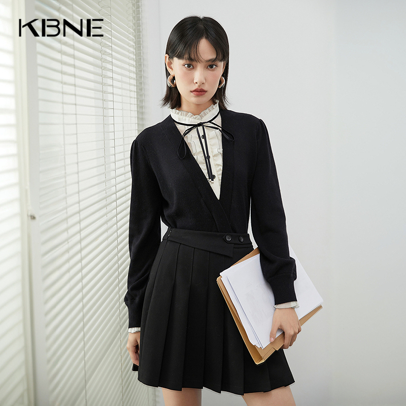 【商城同款】羊毛黑色针织衫假两件小个子毛衫2025年秋冬新款女装