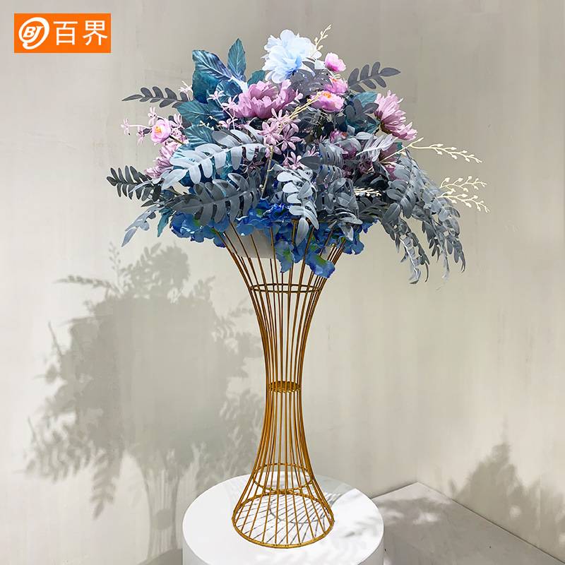 百界工厂铁艺道具外贸热卖款婚礼道具烛台型花器路引桌花白色花架