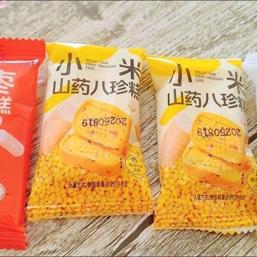 三口味小米茯苓芡实八珍糕膳食学生软糯早餐代餐饱腹零食整箱
