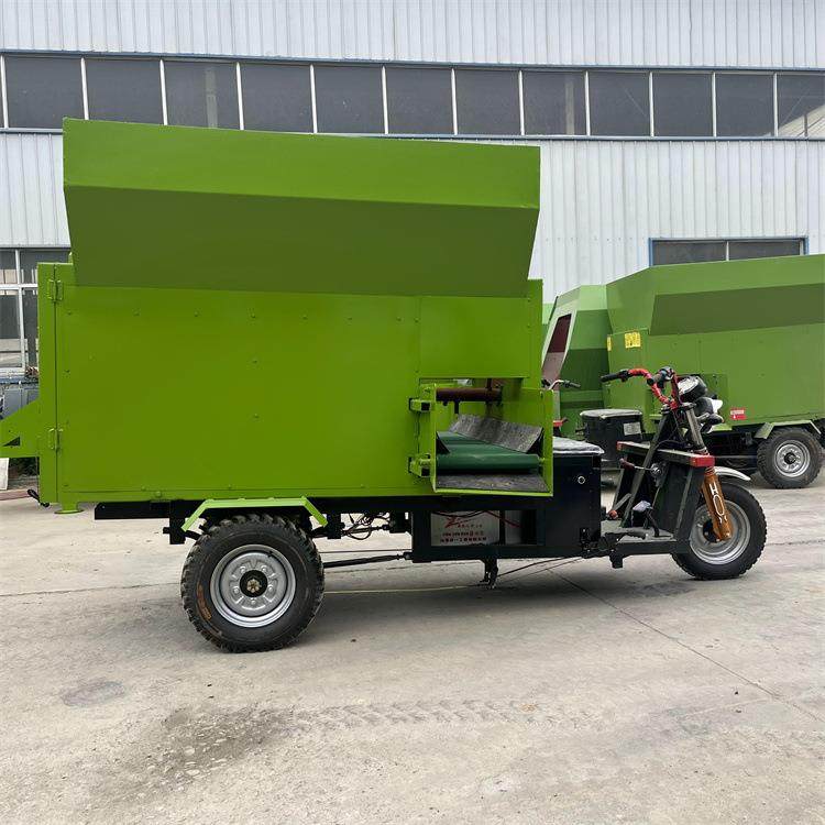 电动3立方撒料车 牛羊自动喂料车 三轮式饲料均匀投料车,农机/农具/农膜,农用防护器具,淘宝优惠券,粉丝福利购,淘宝优惠卷