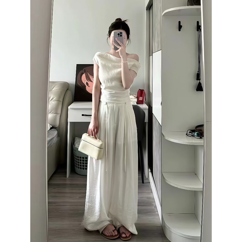 韩系夏季一字肩设计感显瘦套装