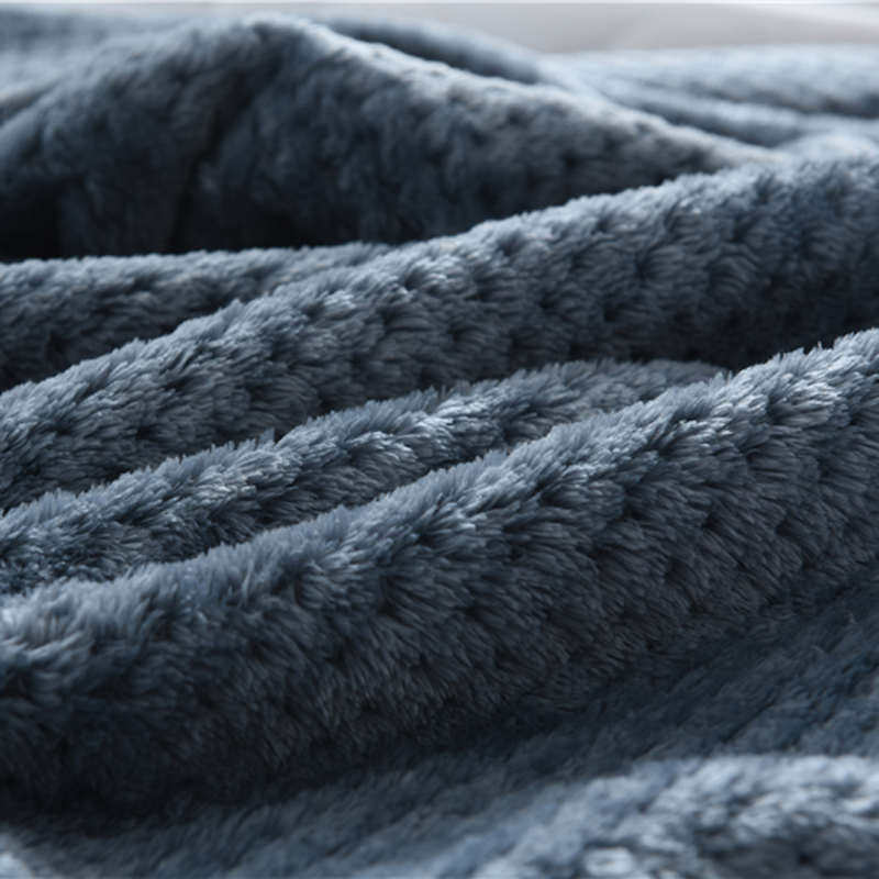 日式纯色珊瑚绒毛毯加厚保暖法兰绒单人双人空调毯子午睡沙发盖毯