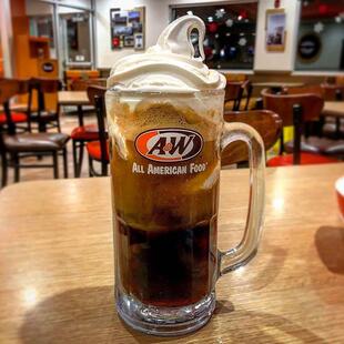 加拿大原瓶进口A&W Root Beer艾德熊乐啤露树根味汽水355ml装