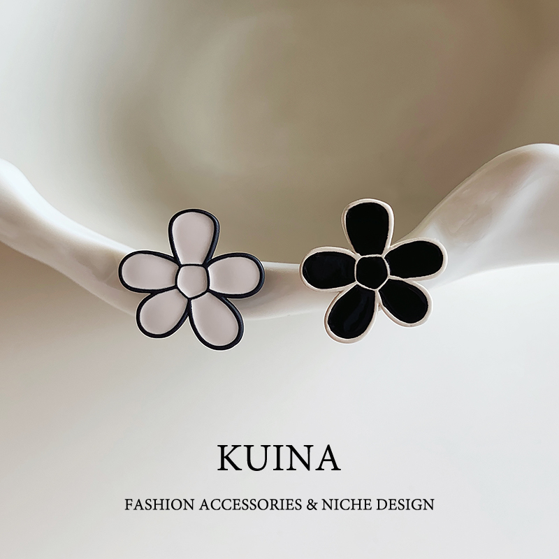 耳环女士新爆款高级感黑白花朵纯银针轻奢耳饰气质精致设计耳钉