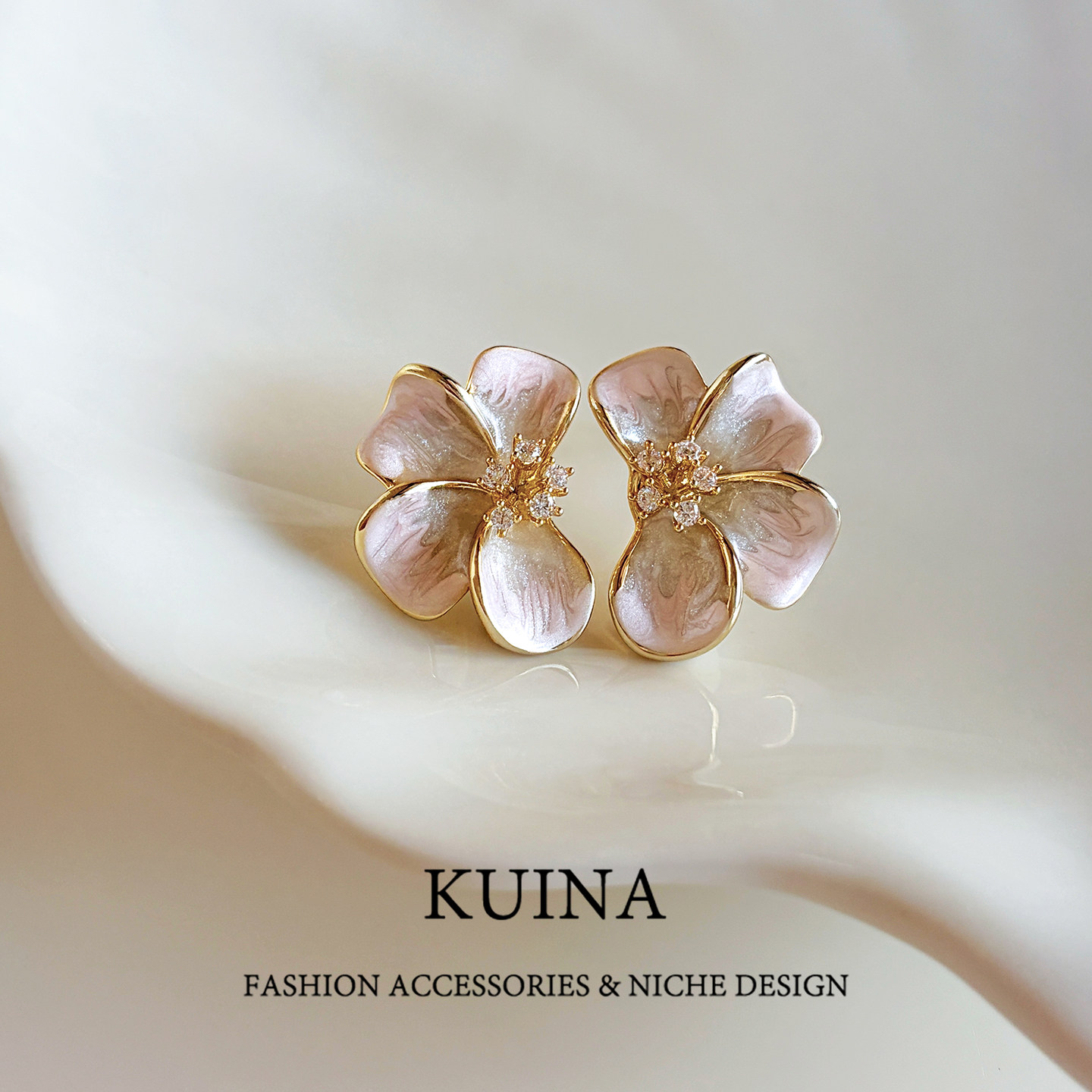 2026新款粉色珐琅花朵耳钉女轻奢高级感纯银针耳环巨好看爆款耳饰