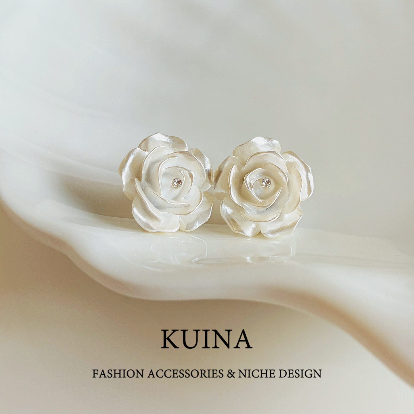 轻奢小香风耳环女白色山茶花气质高级感纯银针耳钉2026新爆款耳饰