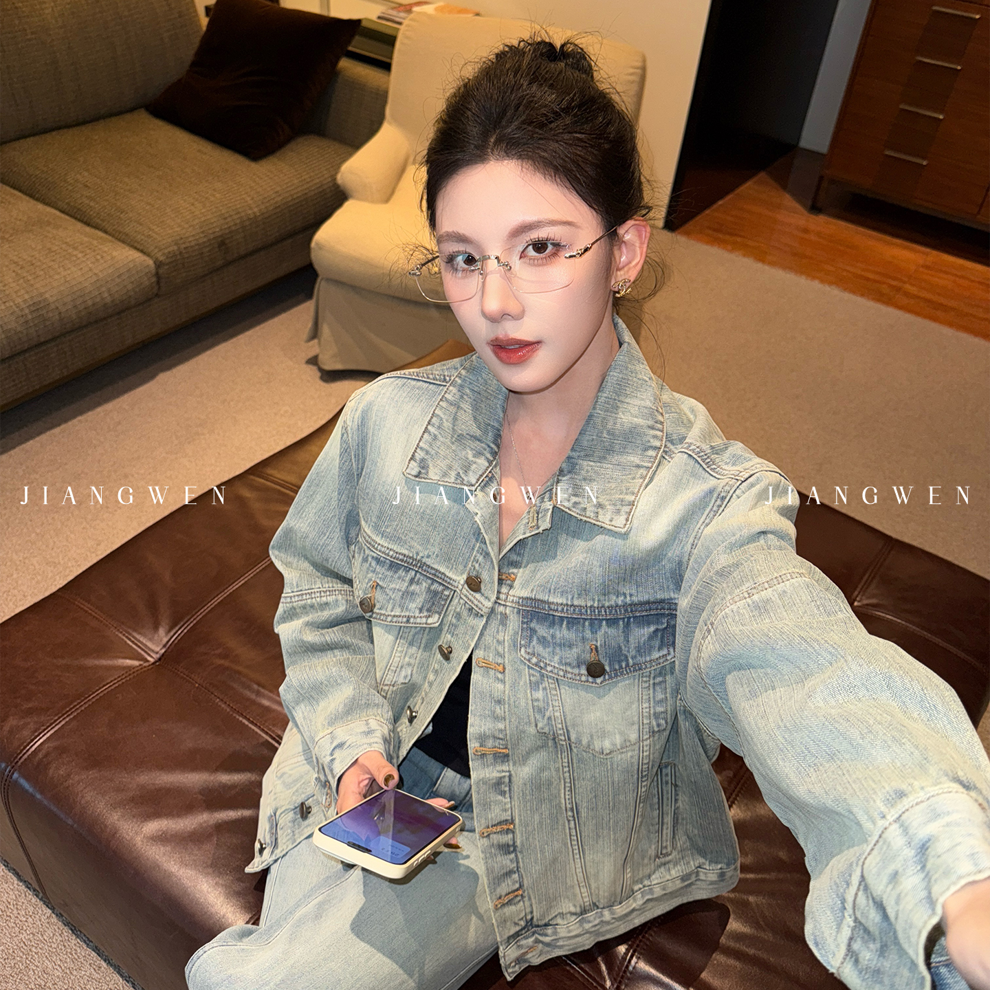 姜雯 复古翻领做旧显瘦牛仔外套女秋新款浅蓝色宽松休闲夹克上衣