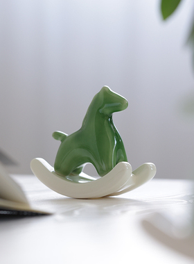 炼器可爱摇摇小绿马摆件家居简约饰品客厅办公室桌面装饰创意礼品