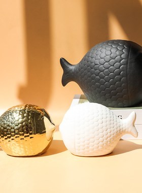 现代简约陶瓷胖头鱼摆件创意玄关客厅样板间民宿家居电视柜工艺品