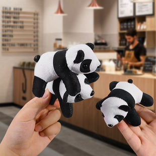 卡通软萌趴趴熊猫胸针娃娃别针毛绒玩偶公仔书包服装 配饰饰品