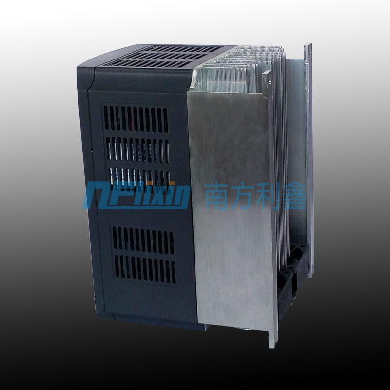 南方利鑫 单相220v转三相380v变频器 5.5kw电机变频调速控制器vfd