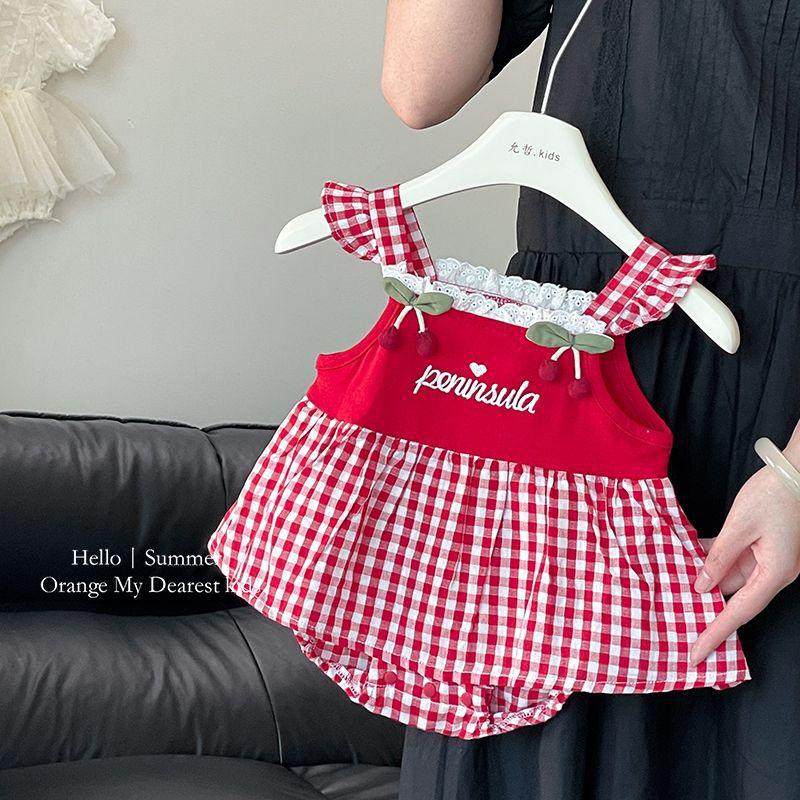 2025婴儿包屁衣夏季新款甜美草莓格子哈衣女宝宝吊带裙周岁衣服潮