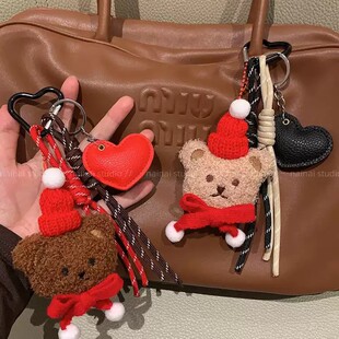 圣诞小熊挂件可爱圣诞帽围巾红色包包挂饰miu系风毛绒卡通钥匙扣