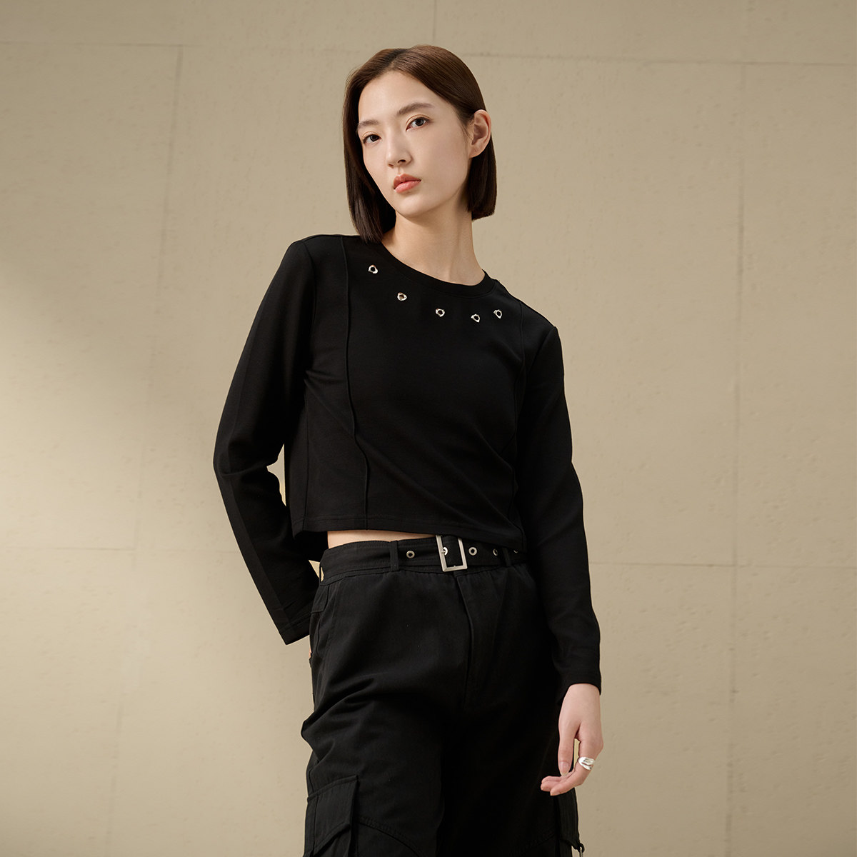 阿依莲打底衫女2026秋季新款打底衣高级感可外穿内搭圆领长袖上衣图片