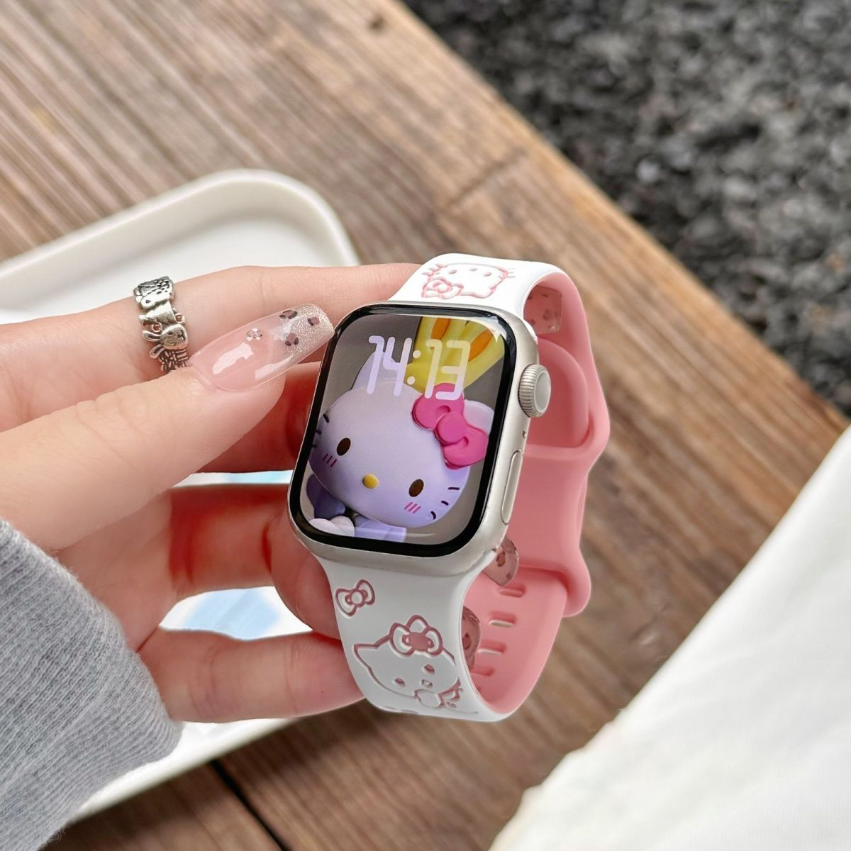 思雅图苹果s11可爱kt猫硅胶表带