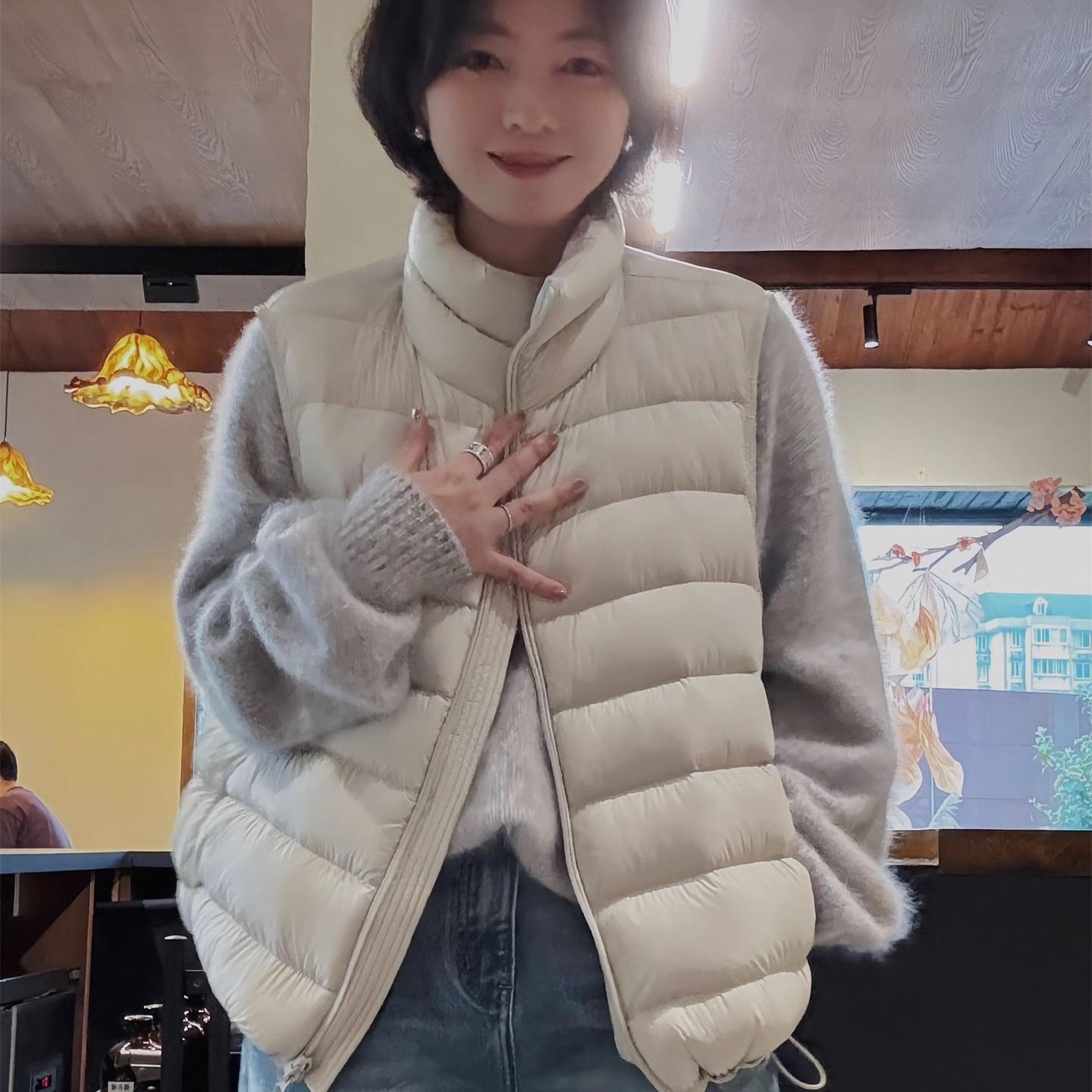 白鸭绒羽绒马甲女短款背心