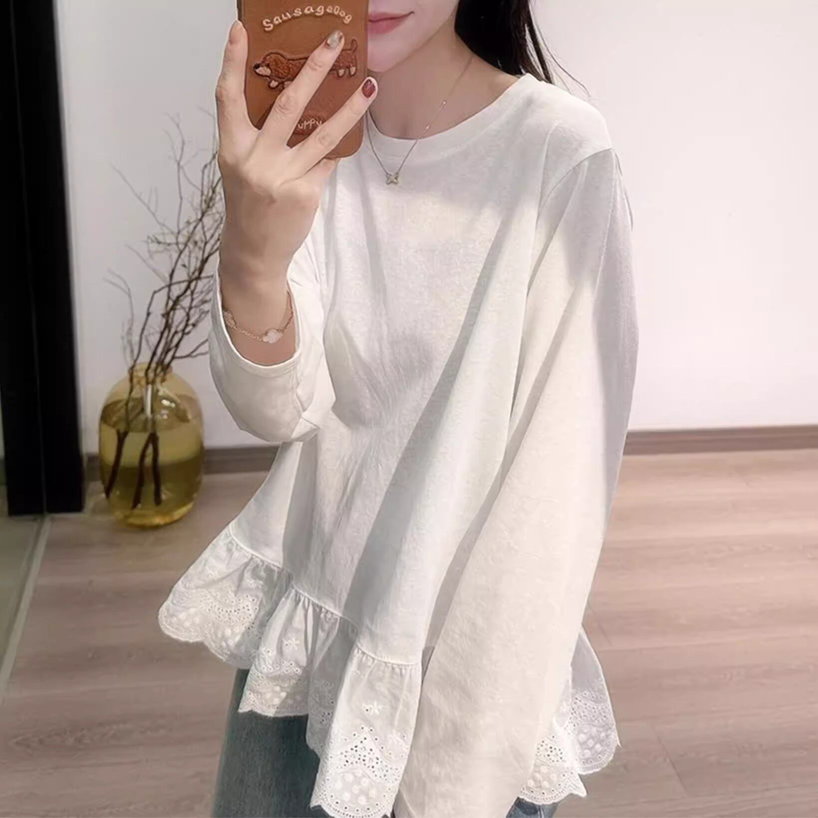 白色t恤女蕾丝拼接长袖春装2026新款宽松显瘦打底衫内搭叠穿上衣
