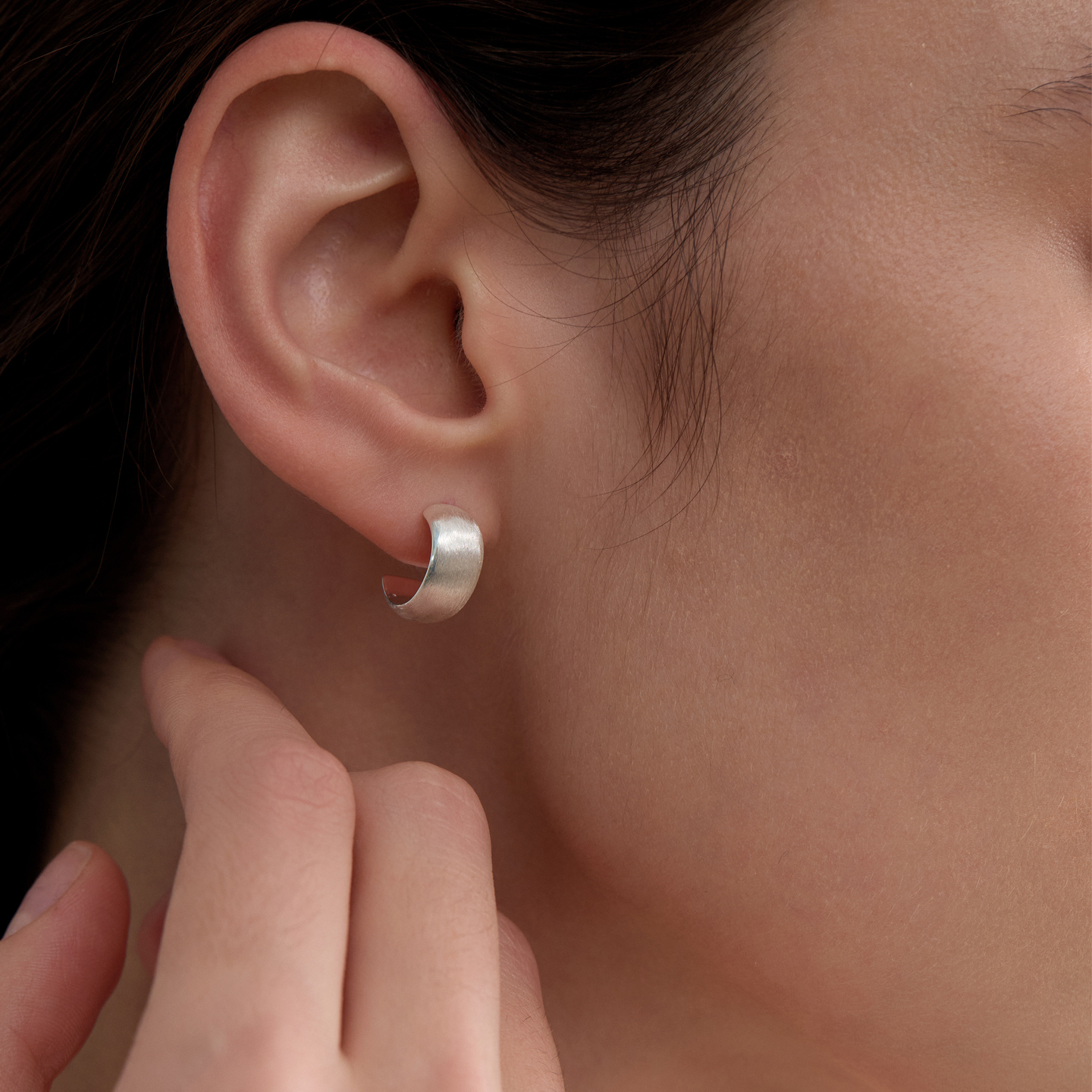 也缇丝光系列纯银高级百搭耳环