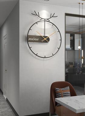 现代家用艺鹿头QXK挂意钟厅轻奢玄关卧室简约客铁创装饰挂钟