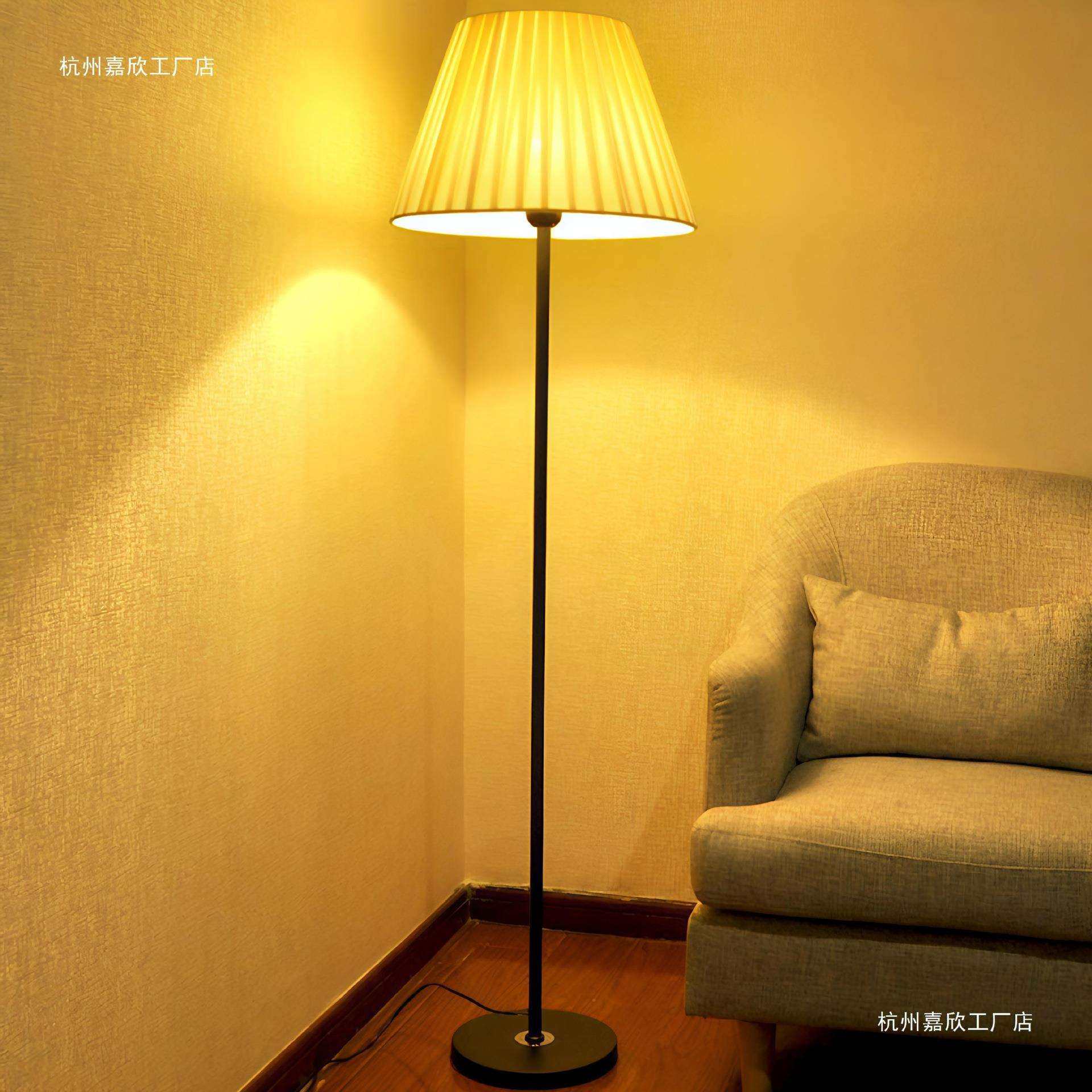 落地灯客厅卧室床头灯现代创意温馨装饰遥控沙发喂奶嘉欣工厂