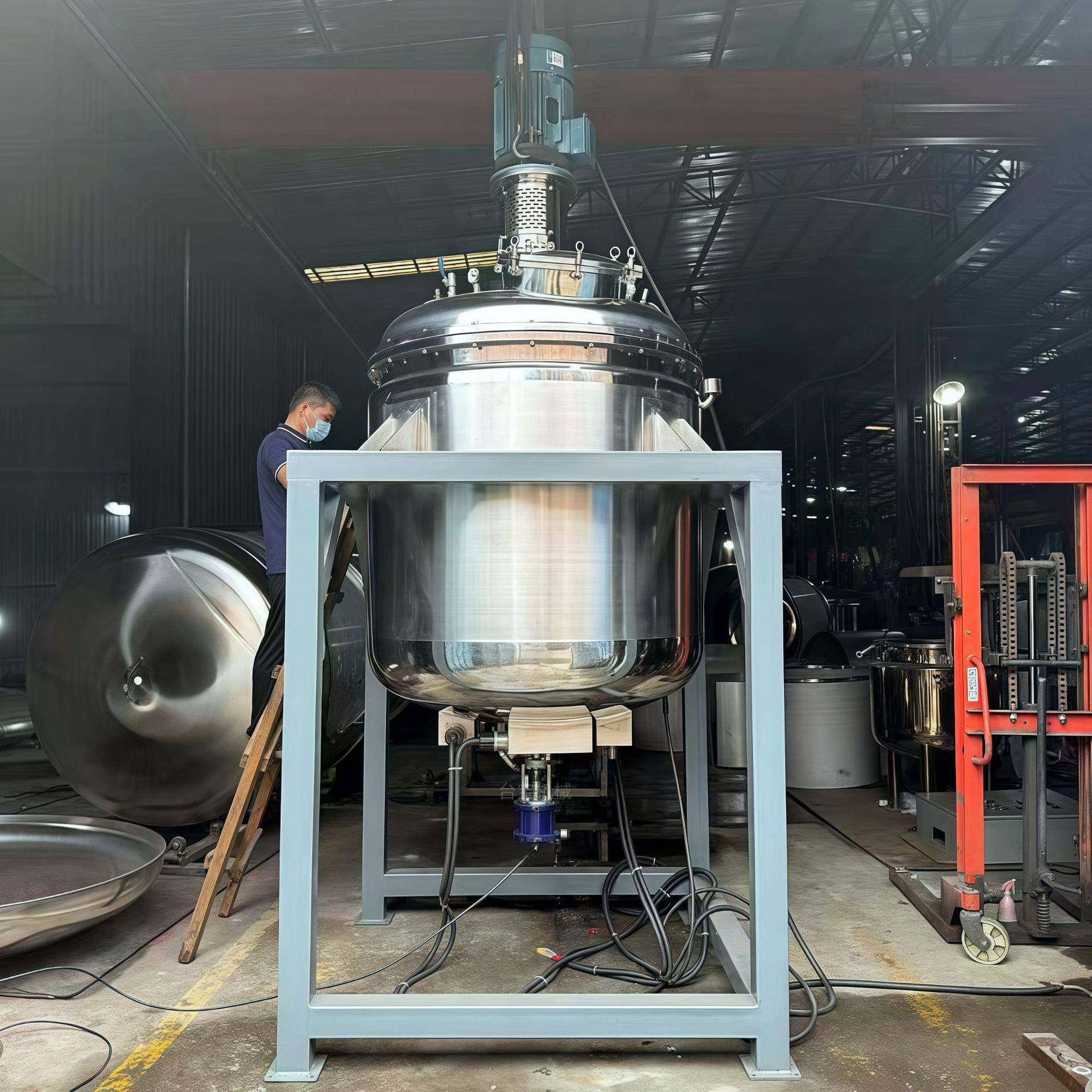 不锈钢食品发酵罐搅拌罐食品恒温搅拌机双层夹套内盘管冷却罐