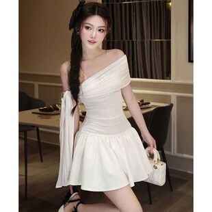 法式一字肩抹胸连衣裙女夏季穿搭小个子独特超好看清纯掐腰裙子