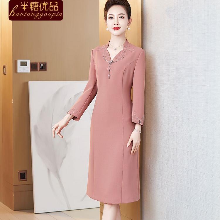 年轻丈母娘喜婆婆装婚礼