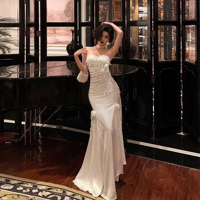 抹胸礼服高级感连衣裙女2025夏季新款宴会小众花朵收腰缎面长裙