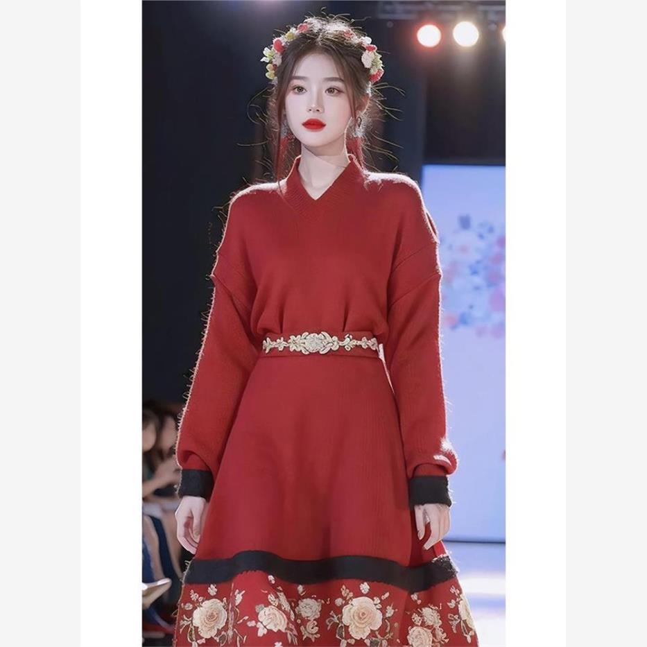 新中式女装中国风初秋季穿搭一整套红色碎花连衣裙子套装2023新款