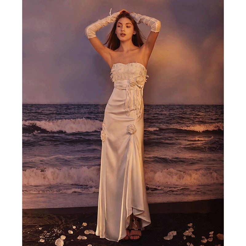 流光追月性感抹胸连衣裙夏季新款高级感小众宴会晚礼服裙子