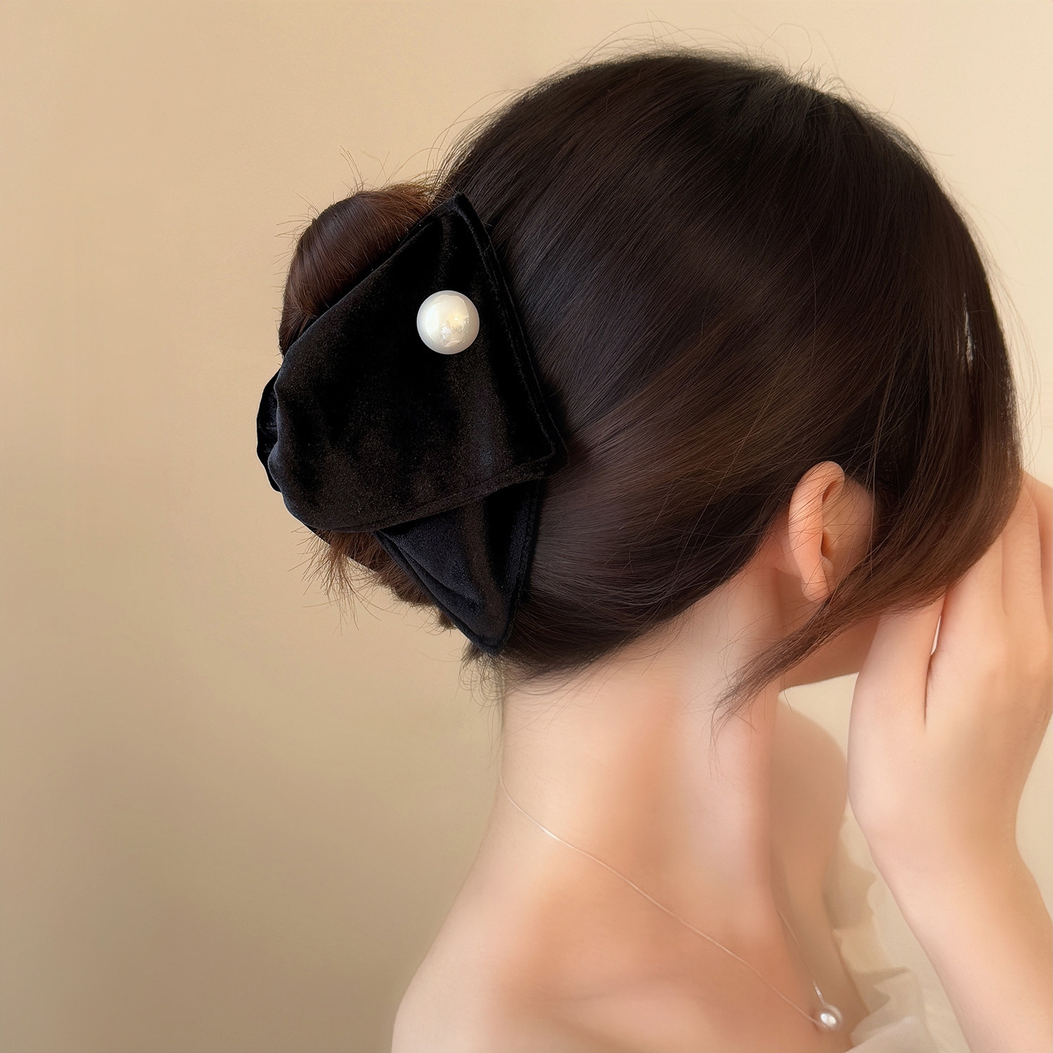 韩系复古珍珠丝绒贝壳抓夹女2025新款秋冬简约风轻奢后脑勺盘发夹,饰品/流行首饰/时尚饰品新,发饰,淘宝优惠券,粉丝福利购,淘宝优惠卷