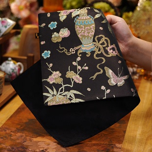 磐皿｜景德镇·遇春秋·织锦富贵蝶舞彩瓷花干泡茶席中式复古桌垫