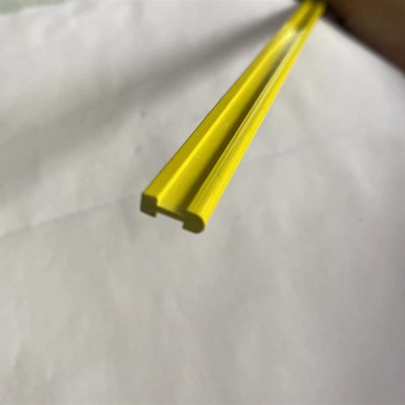 水磨石塑料线条地面分隔线条屋面特色线条地坪线条彷铜条黄色PVC