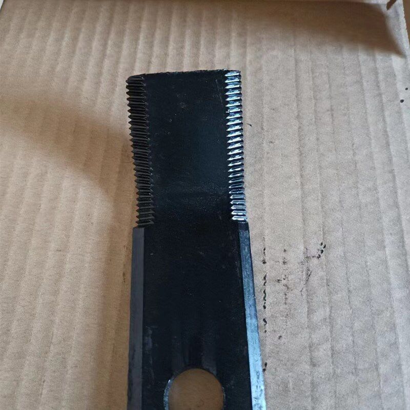 秸秆还田机刀片加厚粉碎机收割机锯齿刀片2弯一直锰钢材质淬火