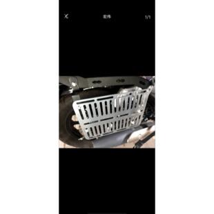 摩托车战术挂载板通用后包架载货板边包板拓展挂载板防水支架