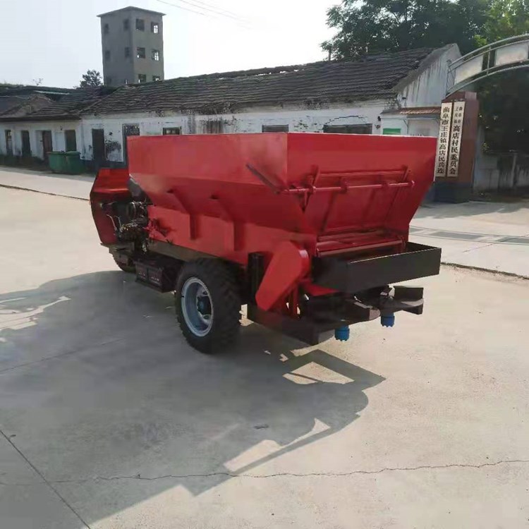 液压式撒肥车自走式大田扬粪车干湿两用大棚均匀施肥三轮撒粪车