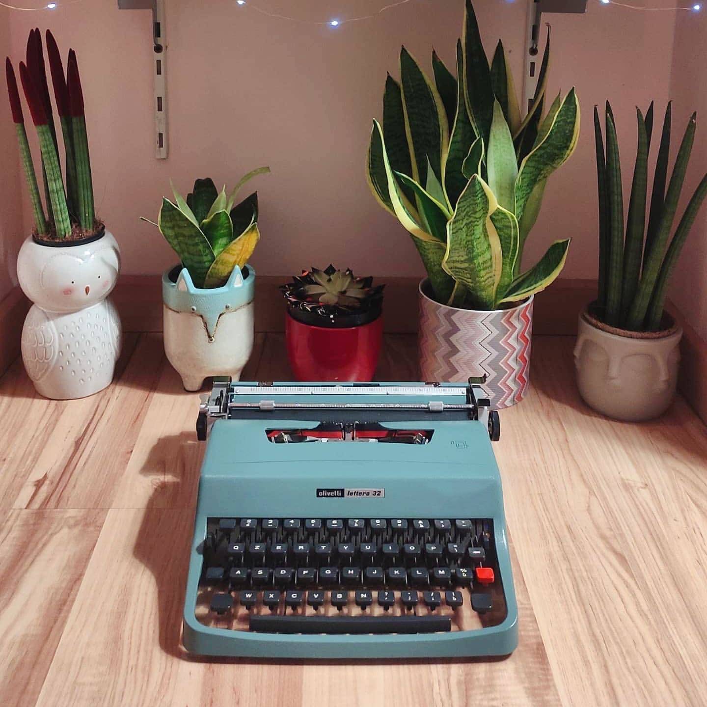 意大利老式打字机复古金属Olivetti Lettera32生日礼物收藏展陈